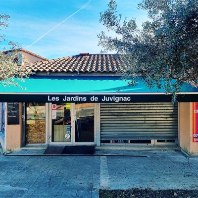 store-banne-avec-lettrage-Menuiserie-Pellissier
